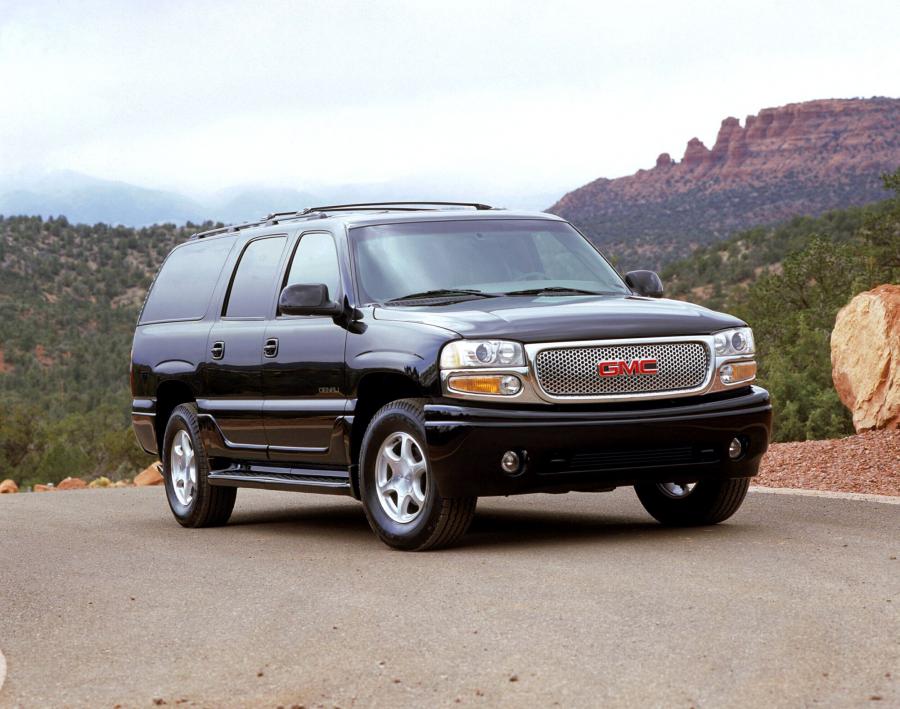  GMC Yukon XL Denali 2000 года  (фото 1 из 7)